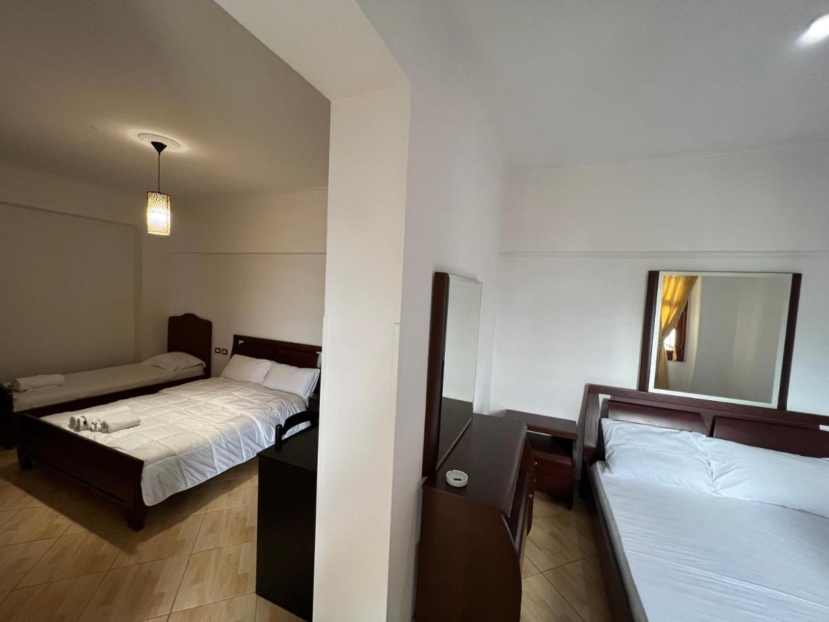 Monte Cristo Hotel With Rooftop Pool Саранда Экстерьер фото
